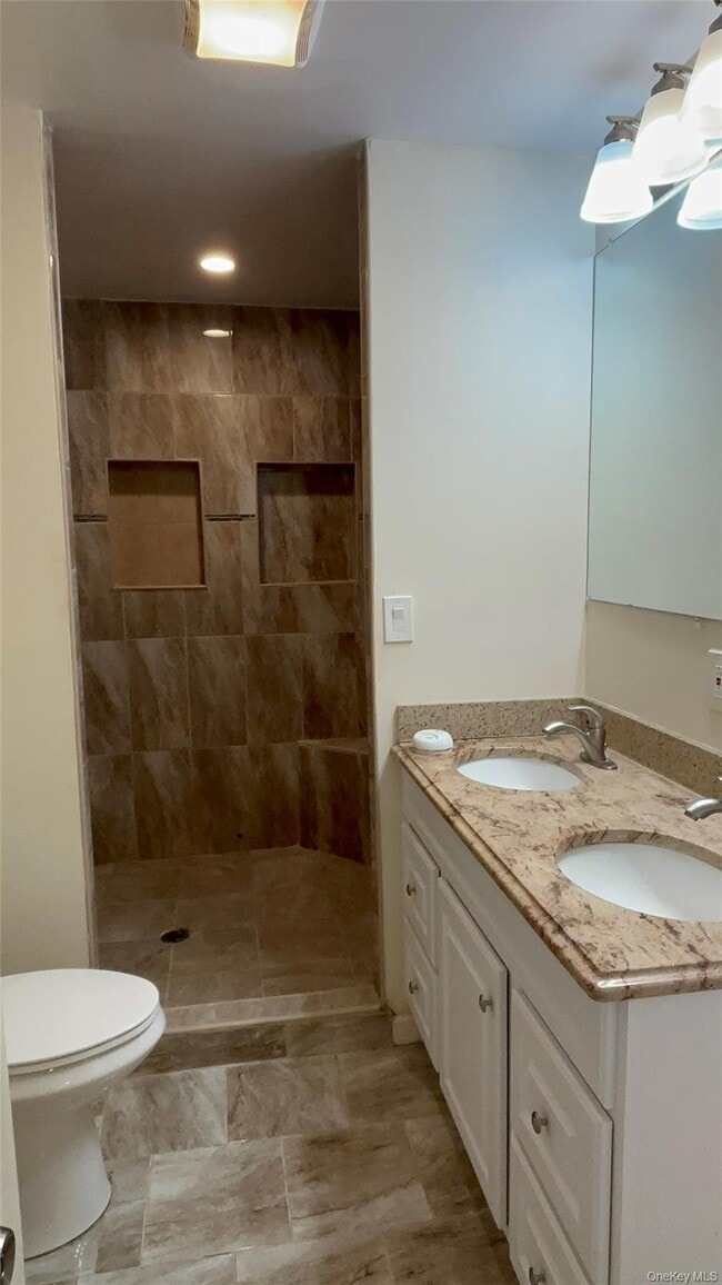 Building Photo - 127 Weatherby Ln