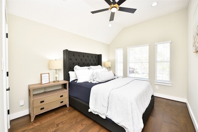 Building Photo - 18403 Brenwood Manor Dr