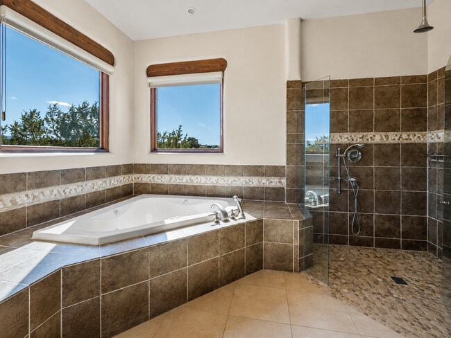 Building Photo - 61 Paseo Del Antilope