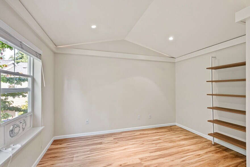 Primary bedroom on 2nd floor, optional shelving - 1220 Weaver Rd NW