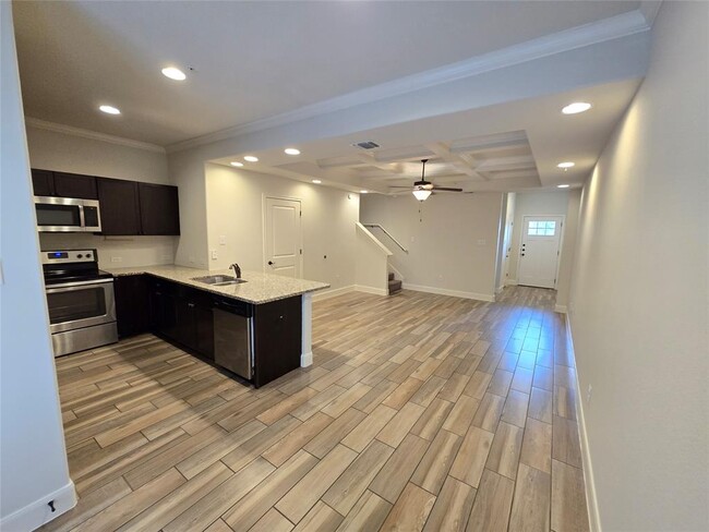 Building Photo - 6403 Melanzane Ave