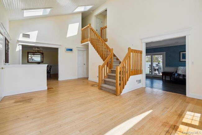 Building Photo - 30 Consuelo Pl