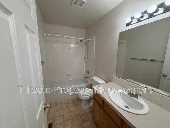 Building Photo - 3627 Glenbarr Ct