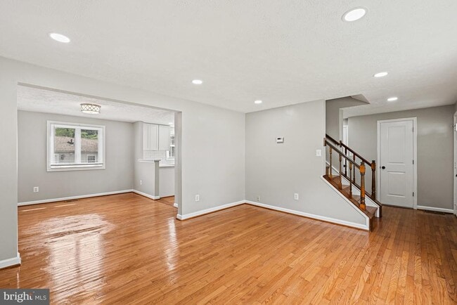 Building Photo - 9409 Mirror Pond Dr