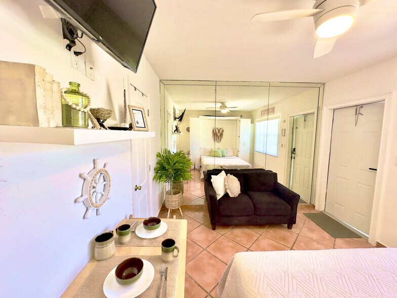 Building Photo - 104 Harding St