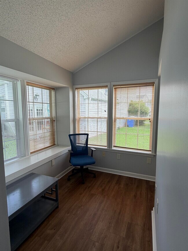 Building Photo - 126 Whitehaven Ct