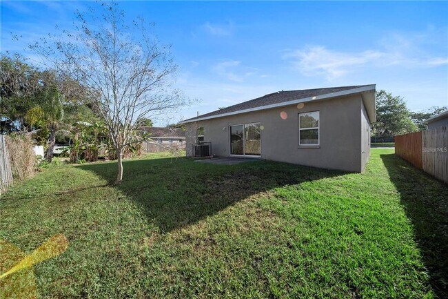 Building Photo - 14 Ferguson Dr