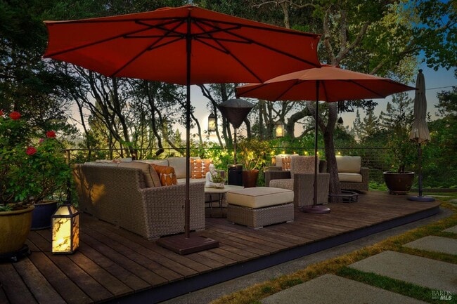 Building Photo - 10 Idlewood Rd