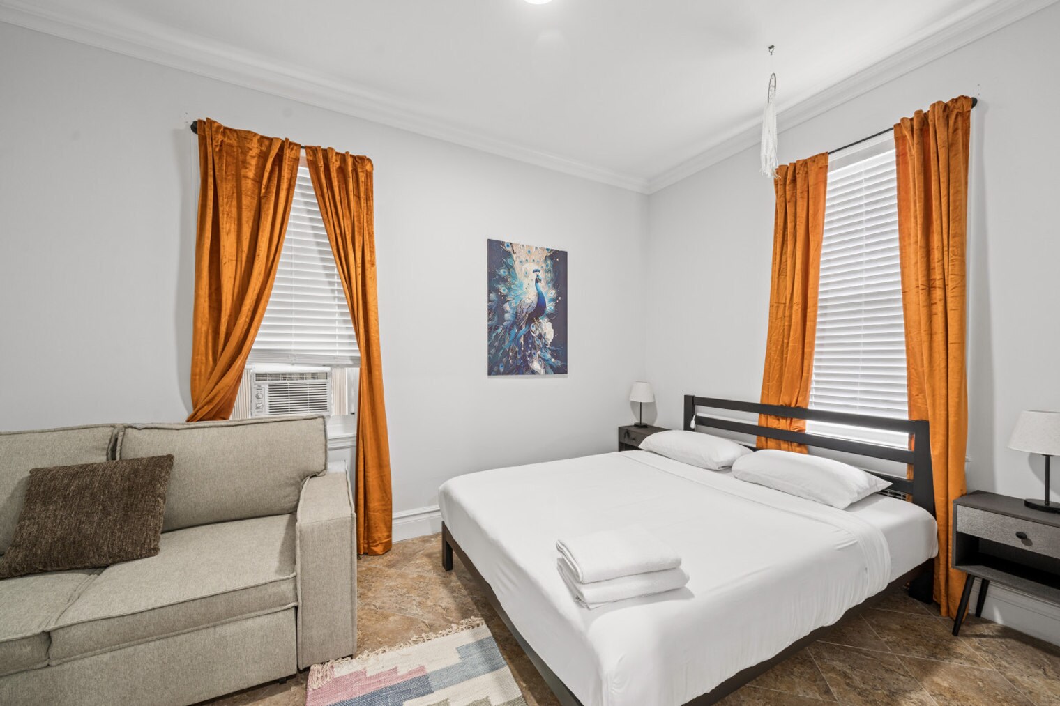 Building Photo - 84 W 42nd St