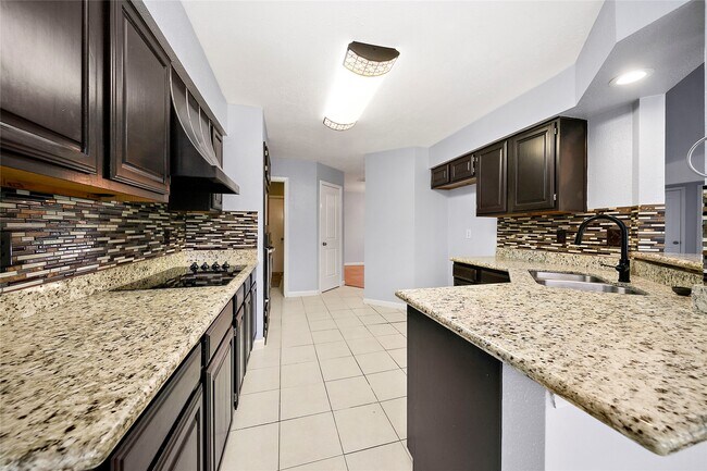 Building Photo - 21627 Park Brook Dr