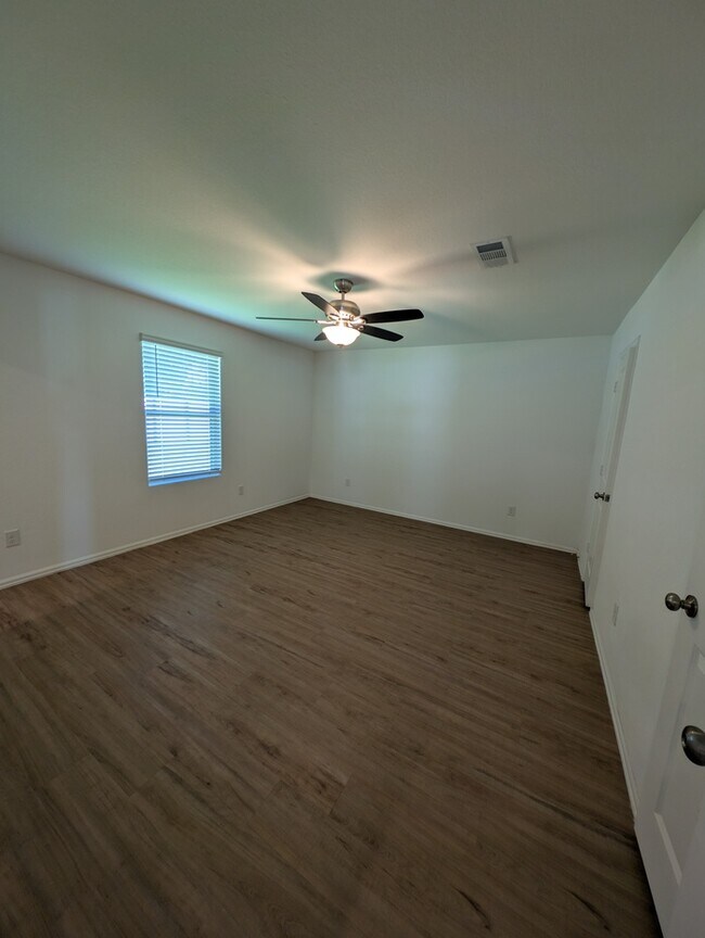 Building Photo - Charming 3 beds 2 baths in New Caney!