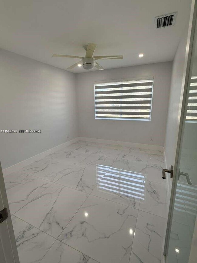 Building Photo - 19020 SW 91st Ave