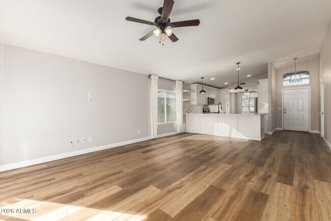 Building Photo - 163 W Liberty Ln