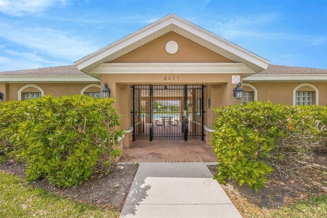 Building Photo - 6705 Holly Heath Dr