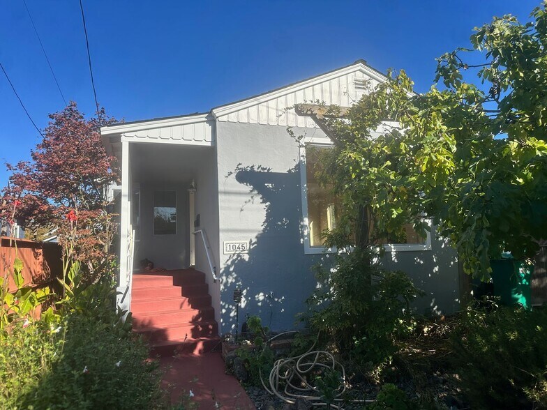 Primary Photo - 1045 Evelyn Ave