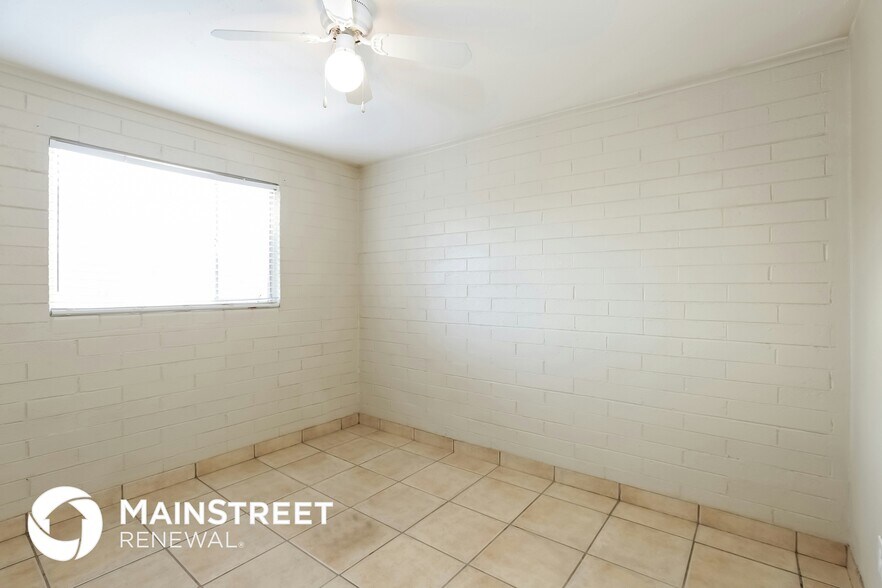 Building Photo - 4301 N 59th Ave