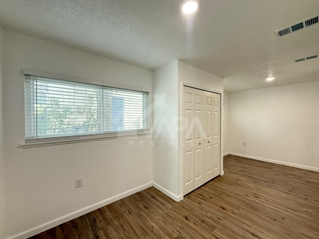 Building Photo - 12400 Welcome Dr
