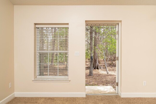 Building Photo - 4040 Red Pine Ln