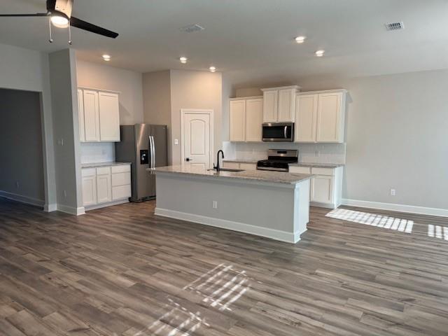 Building Photo - 2100 Hardwick Dr