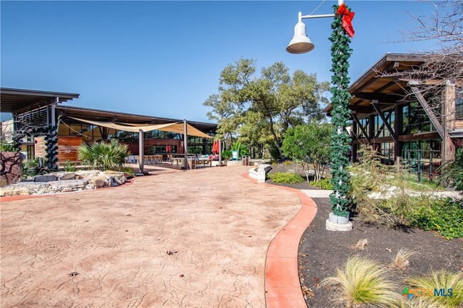 Building Photo - 121 Lafitte Dr