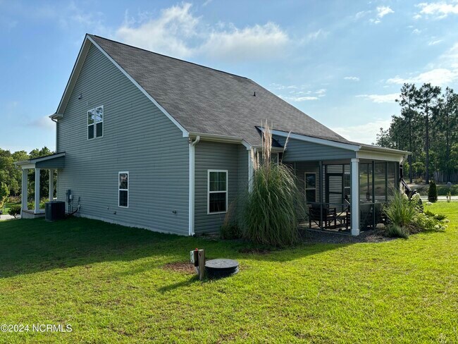 Building Photo - 1375 Whitney Dr