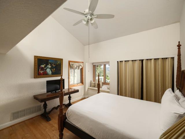Building Photo - 20780 Fortuna Del Norte