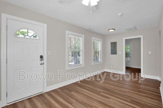 Building Photo - 113 Willborough Ave
