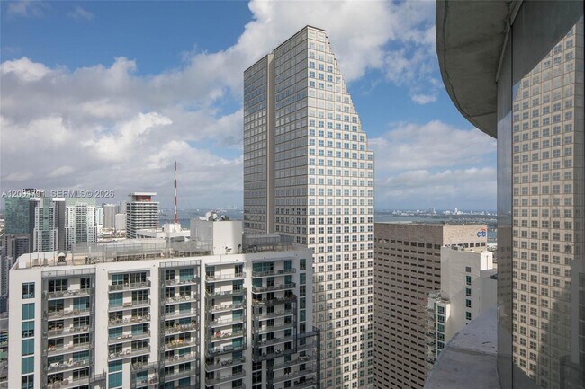 Building Photo - 300 Biscayne Blvd Way