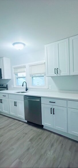 Building Photo - 429 Jackson Ave