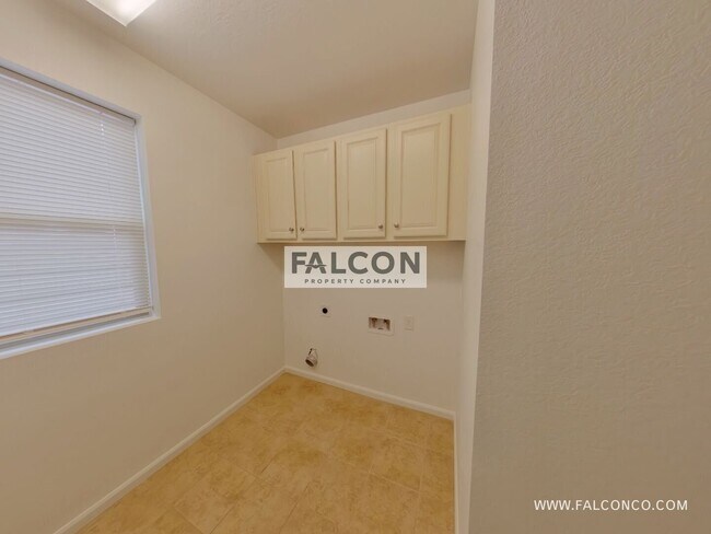 Building Photo - 8345 Longleaf Ln