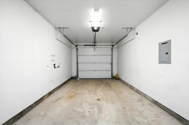 Building Photo - 4866 S Danielle St