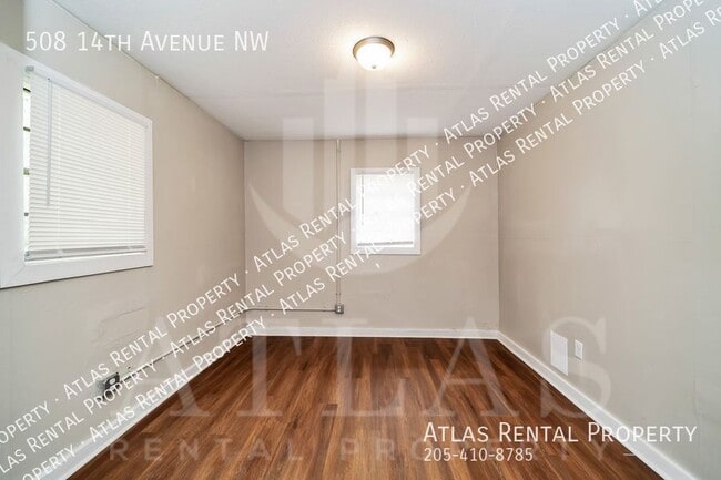 Building Photo - 508 14th Ave NW