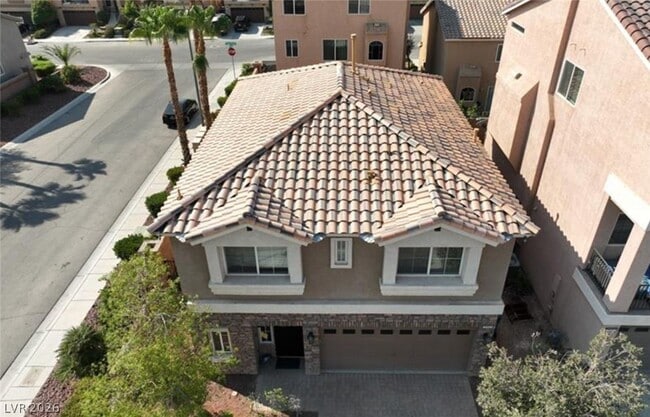 Building Photo - 5945 Lambert Bridge Ave