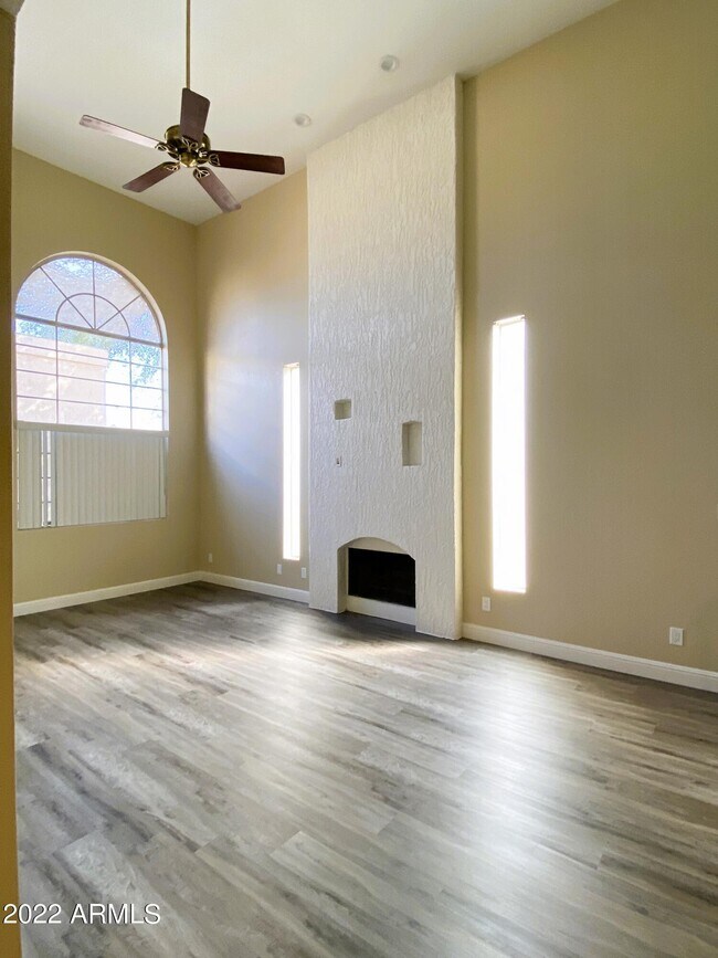 Building Photo - 11049 N 109th Way