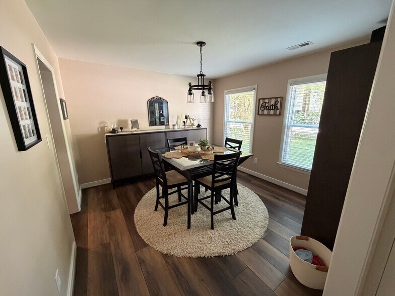 Building Photo - 26 Center St