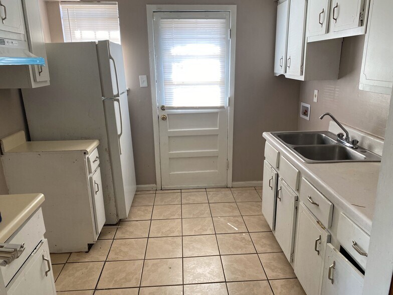 Building Photo - 1155 Railton Rd