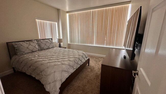 Building Photo - 450 N Arlington Ave