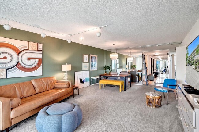 Building Photo - 805 Cypress Blvd