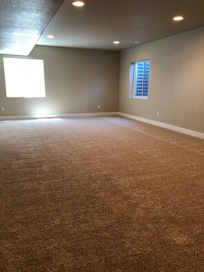 Building Photo - 6996 Tullamore Dr