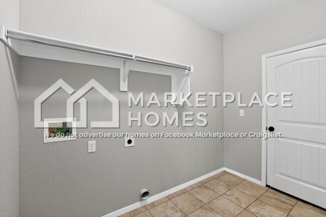 Building Photo - 6803 SW Chalkstone Rd