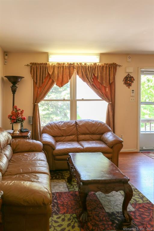 Building Photo - 431 Glenbrook Rd