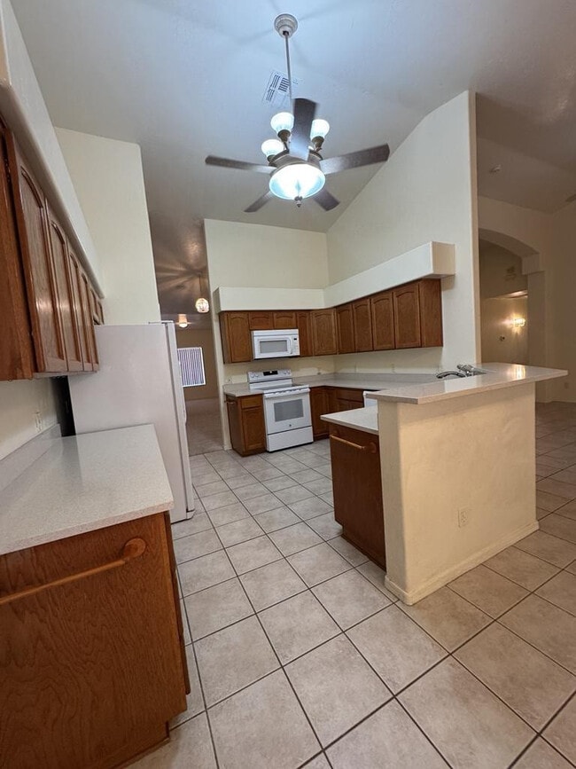 Building Photo - 3829 Camino del Vara