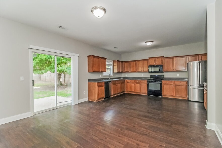 Building Photo - 314 Parkmont Way