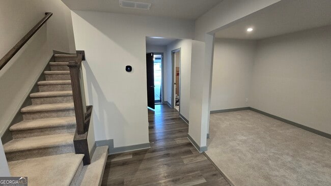 Building Photo - 115 Climbing Ivy Cir