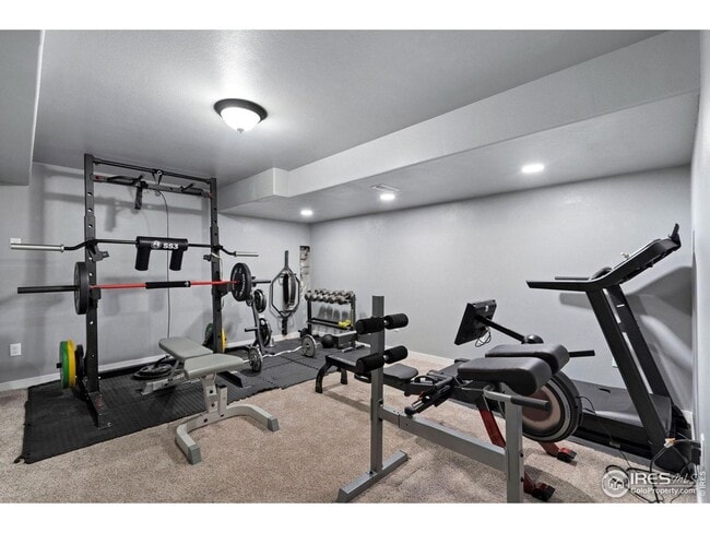 Building Photo - Renovated Milliken Home!