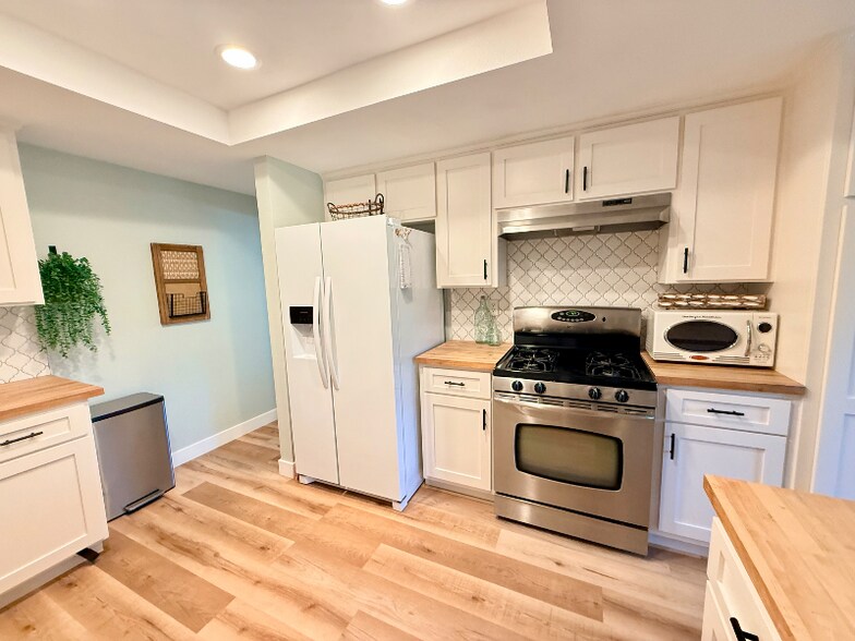 Building Photo - 942 Ruby Dr