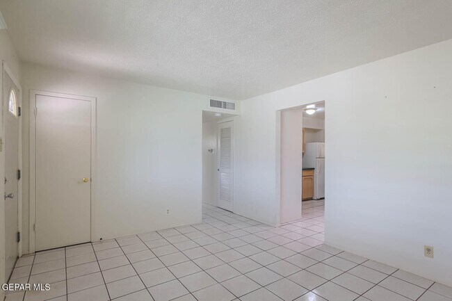Building Photo - 2125 Pacheco Dr