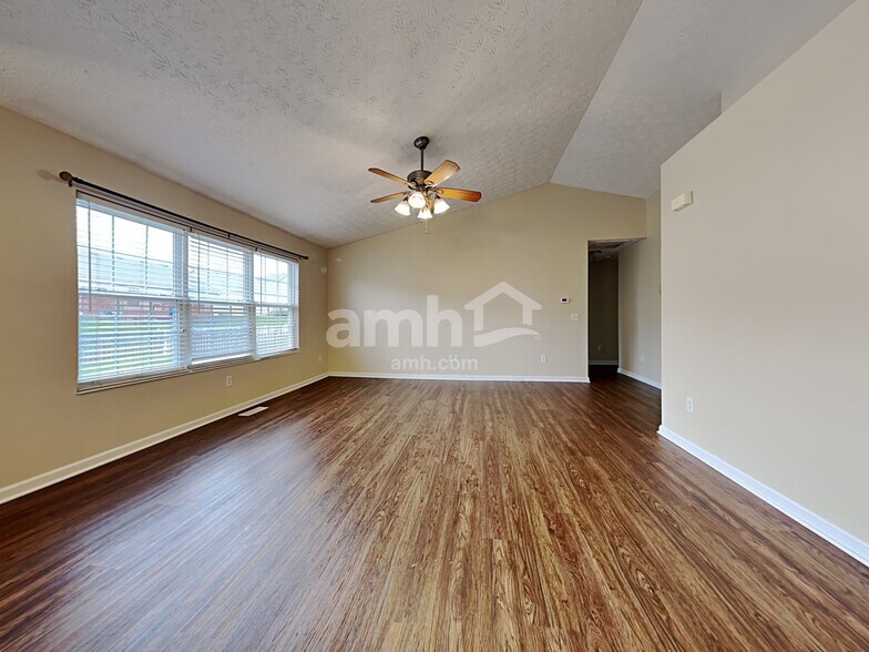 Building Photo - 9235 Sawgrass Dr