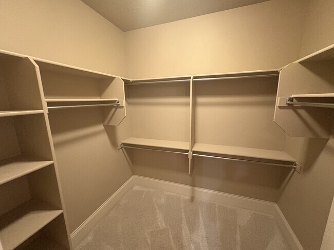 Building Photo - 431 N Fairway Dr