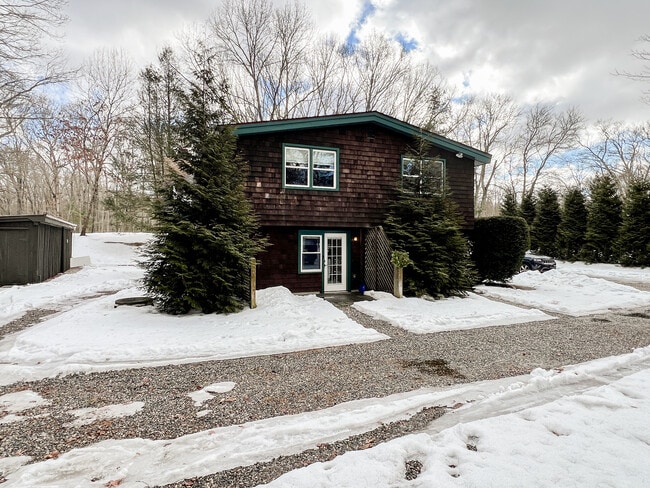 Building Photo - 133 Boston Post Rd